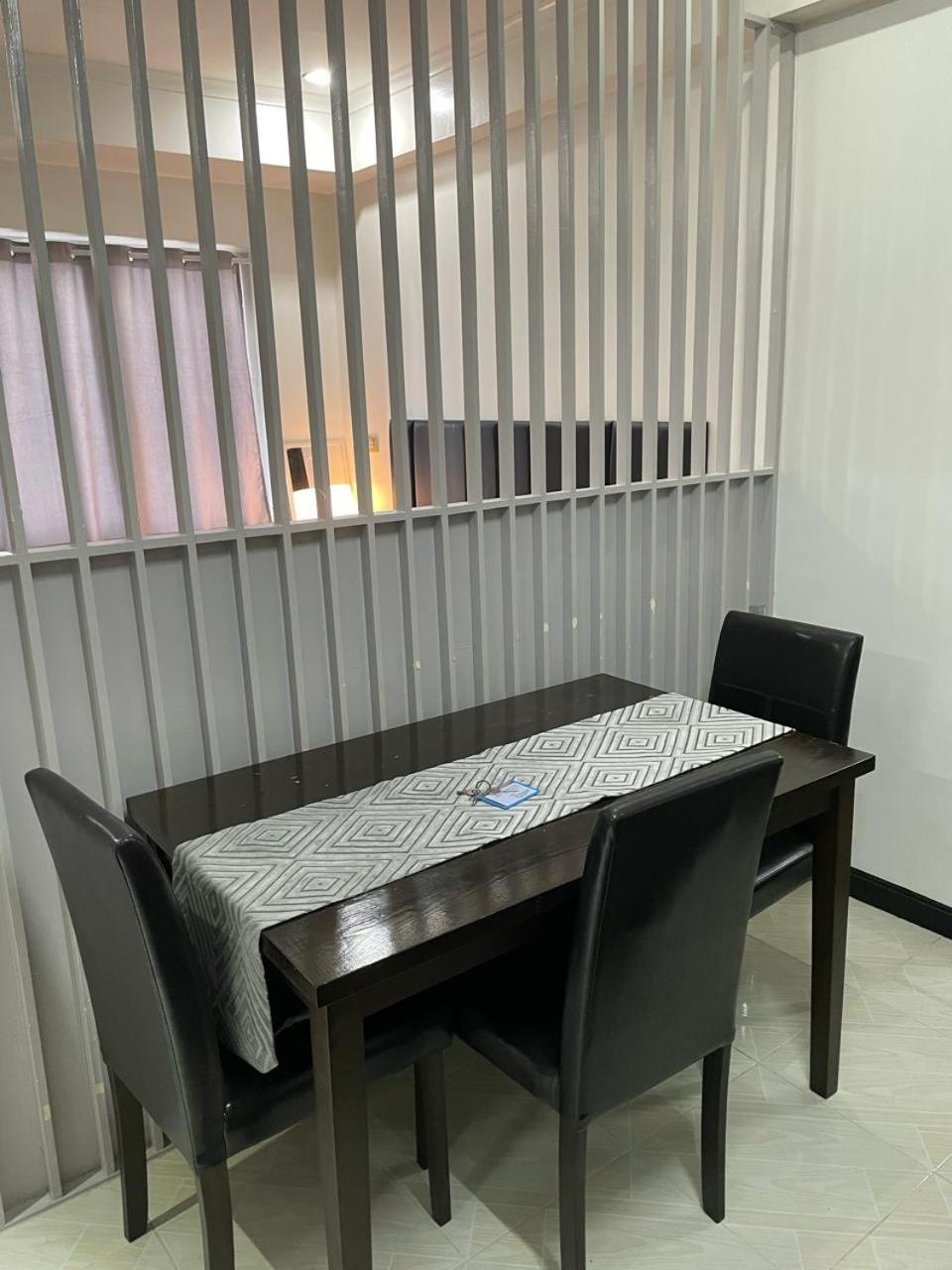 Cozy 2-Bedroom At South Of Market Soma Bgc Near Sm Aura, Market! Market! & Bonifacio High Street Taguig Esterno foto