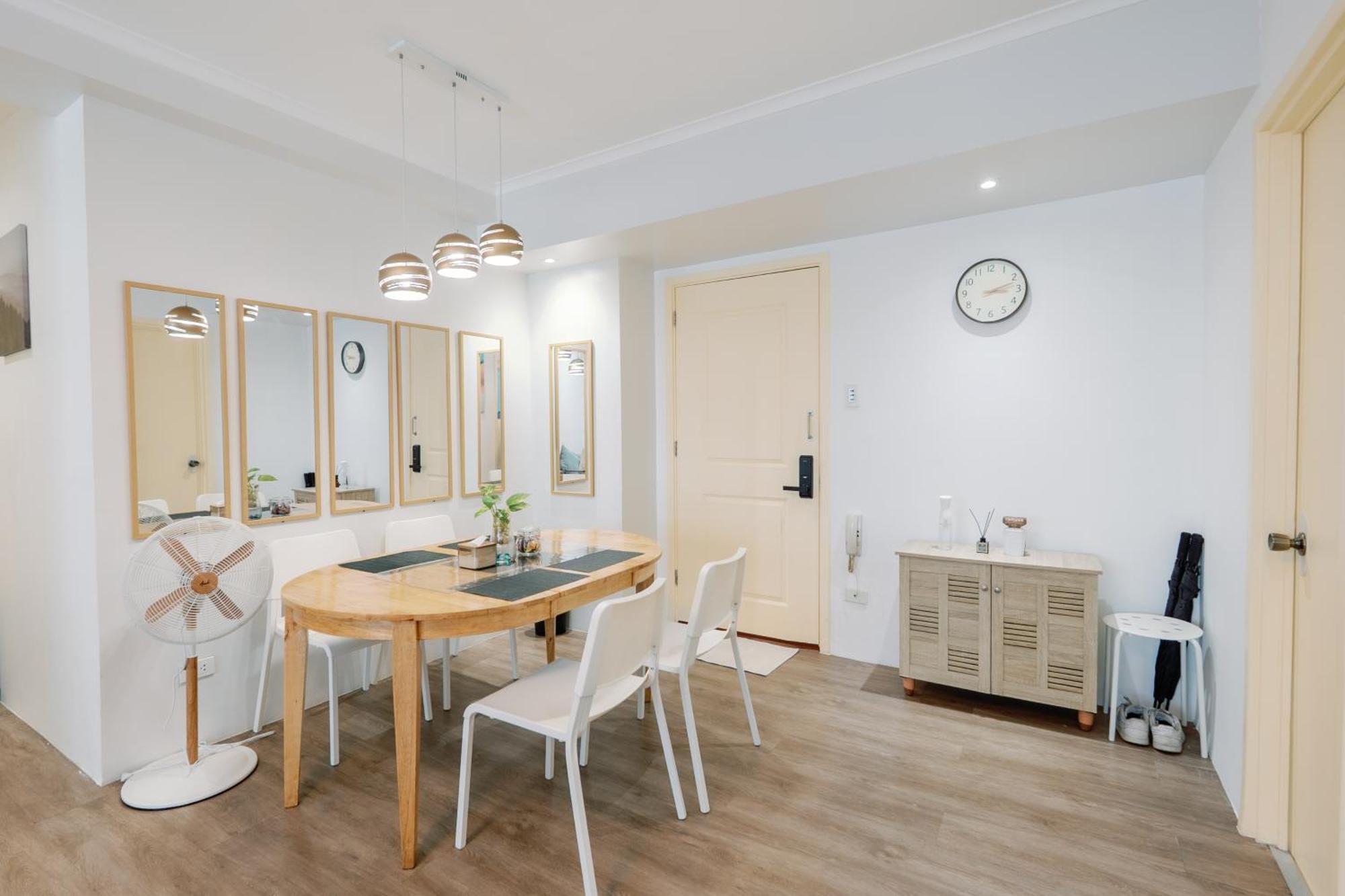 Cozy 2-Bedroom At South Of Market Soma Bgc Near Sm Aura, Market! Market! & Bonifacio High Street Taguig Esterno foto