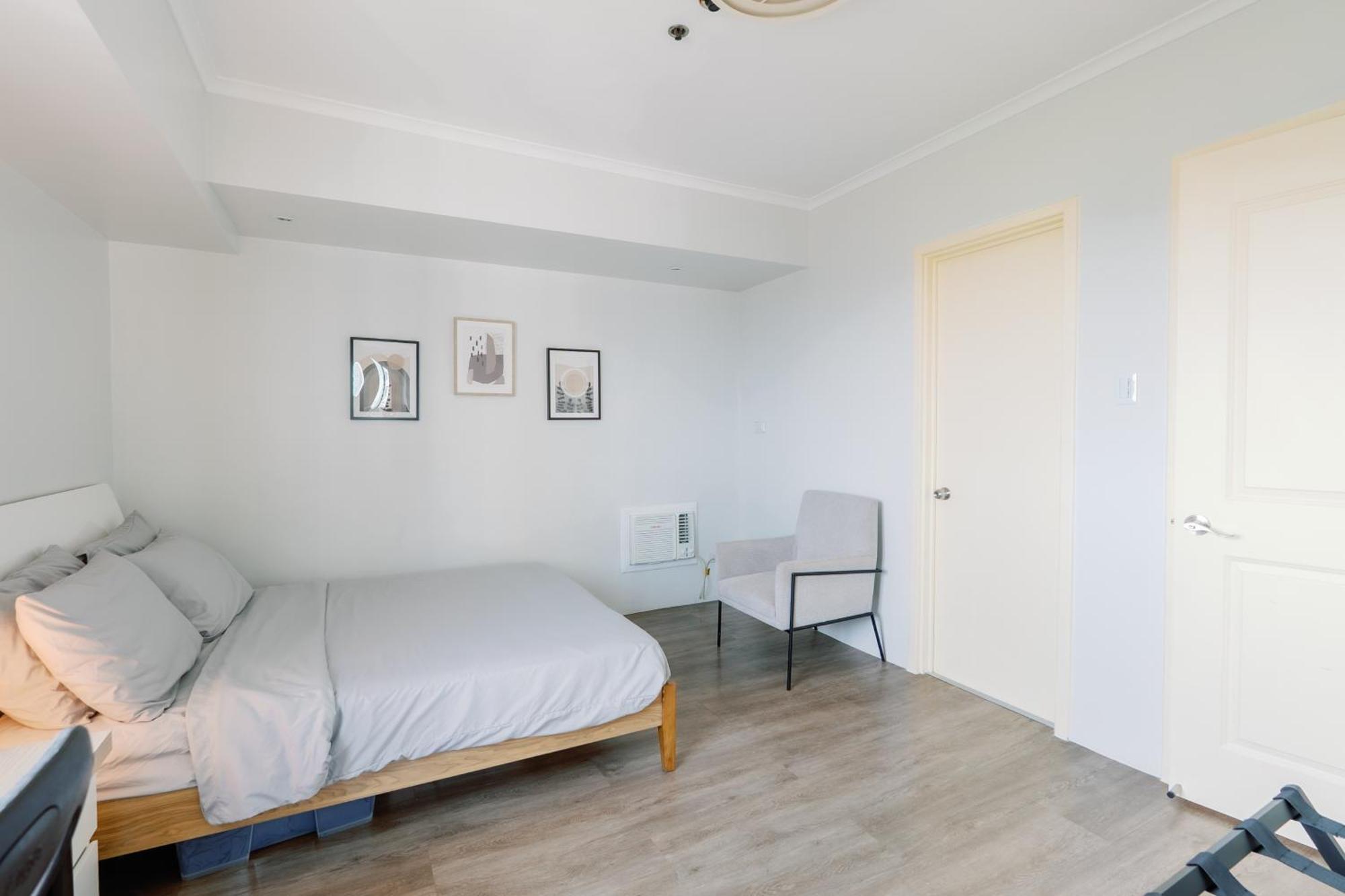 Cozy 2-Bedroom At South Of Market Soma Bgc Near Sm Aura, Market! Market! & Bonifacio High Street Taguig Esterno foto